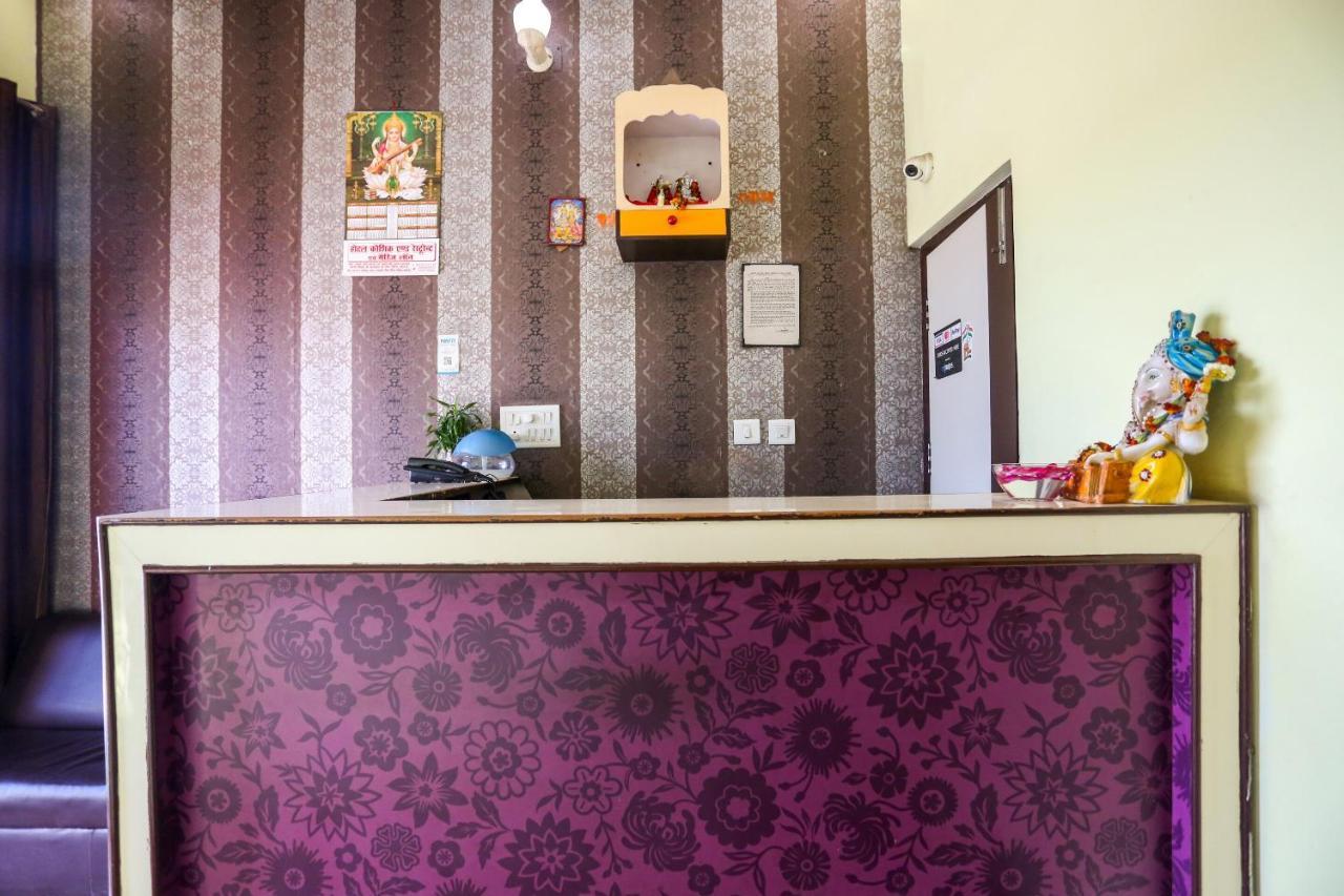 Spot On 72060 Hotel Kaushik Kakarmatha Экстерьер фото