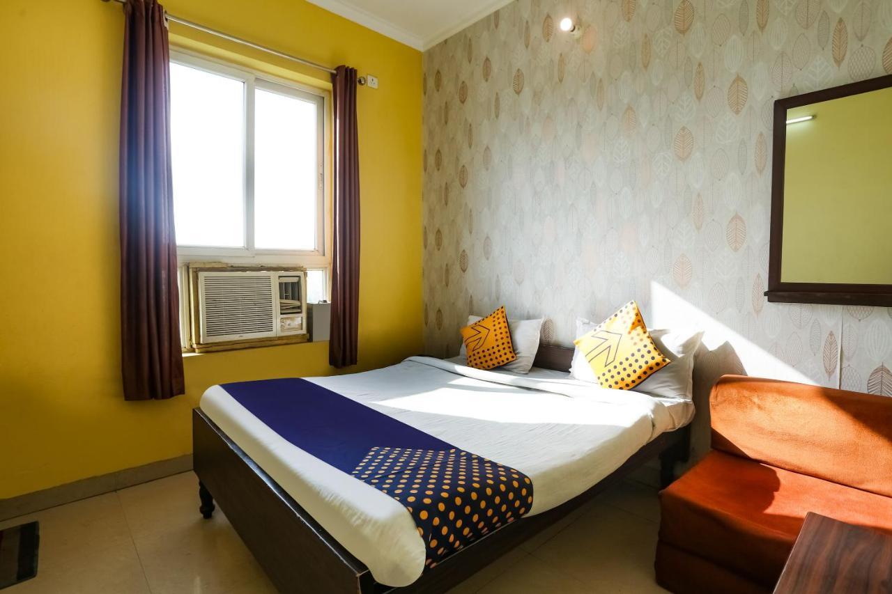 Spot On 72060 Hotel Kaushik Kakarmatha Экстерьер фото