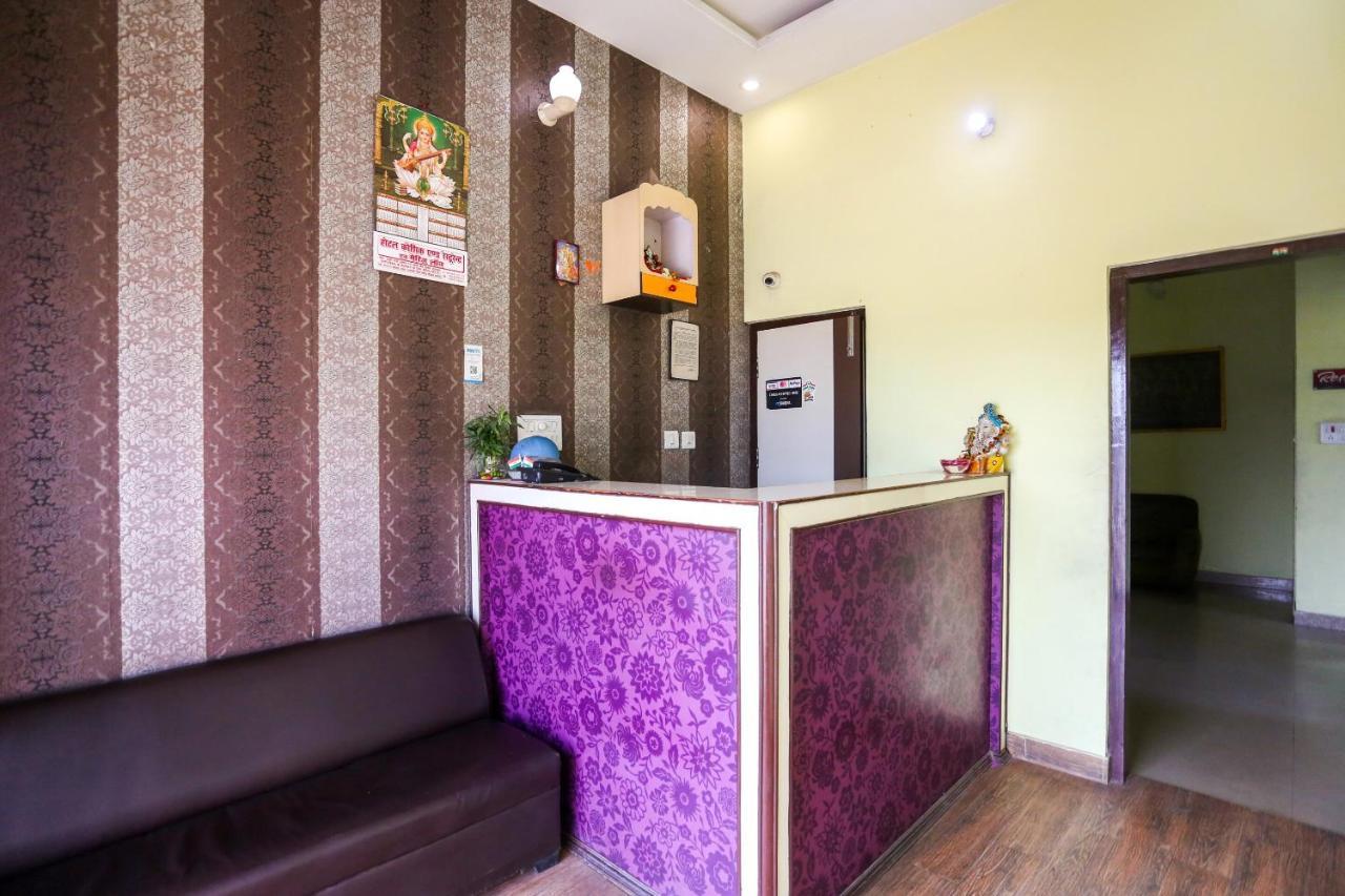 Spot On 72060 Hotel Kaushik Kakarmatha Экстерьер фото