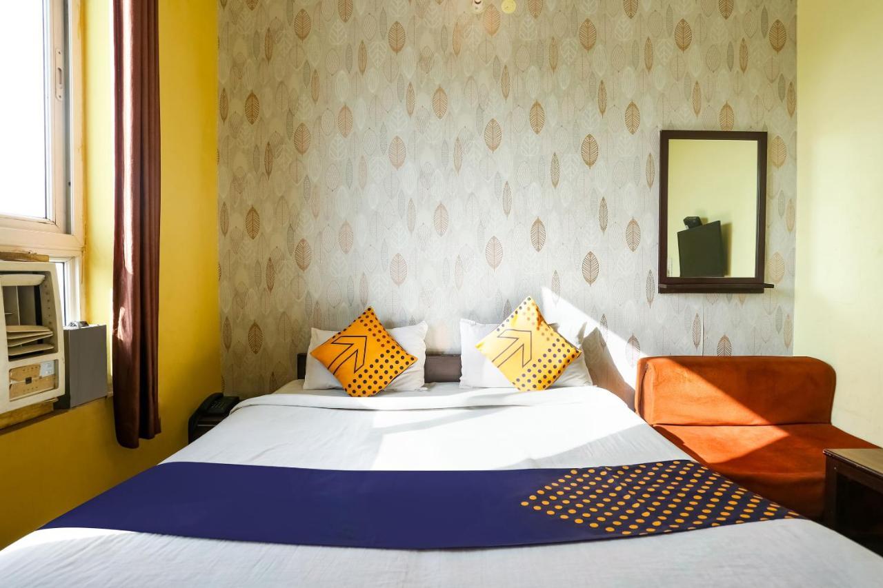 Spot On 72060 Hotel Kaushik Kakarmatha Экстерьер фото